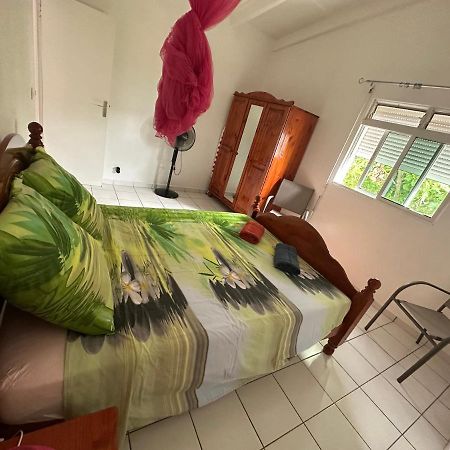 Appartements: plage&commerces à 200m Sainte-Anne  Esterno foto