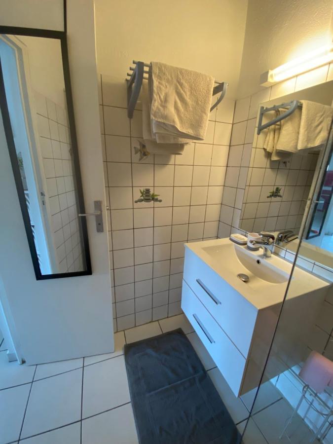 Appartements: plage&commerces à 200m Sainte-Anne  Esterno foto