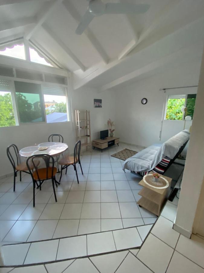 Appartements: plage&commerces à 200m Sainte-Anne  Esterno foto
