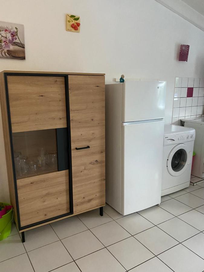 Appartements: plage&commerces à 200m Sainte-Anne  Esterno foto