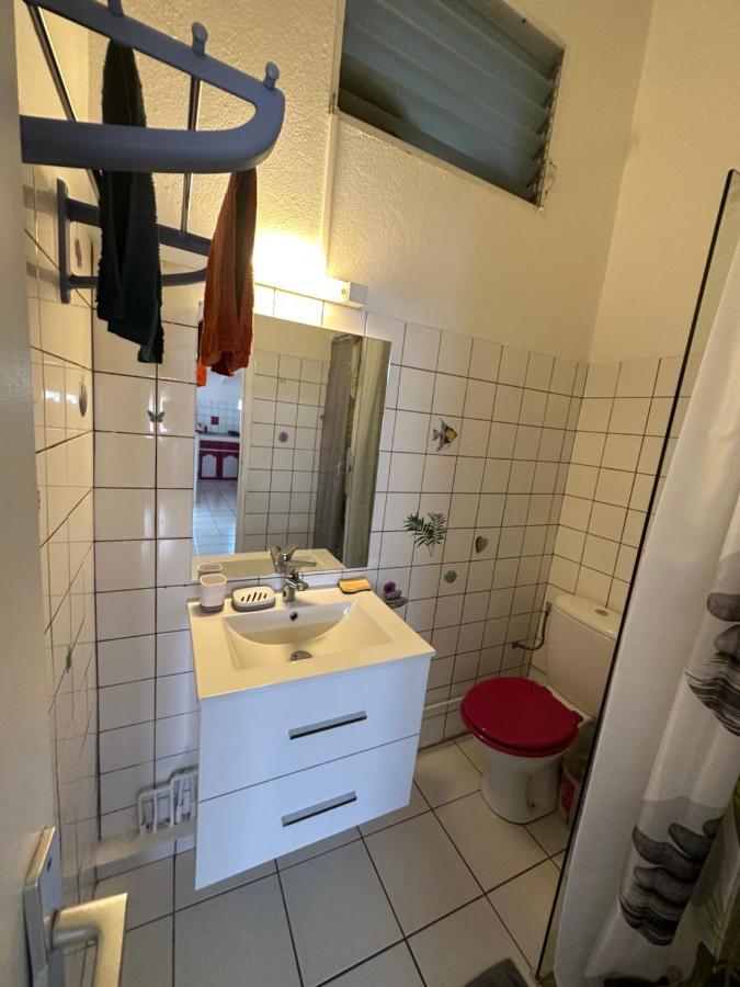 Appartements: plage&commerces à 200m Sainte-Anne  Esterno foto
