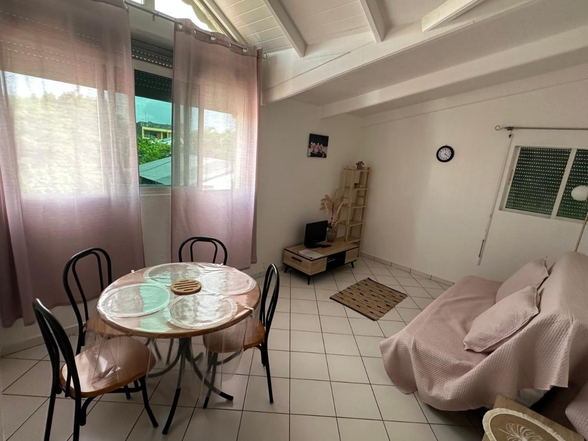Appartements: plage&commerces à 200m Sainte-Anne  Esterno foto