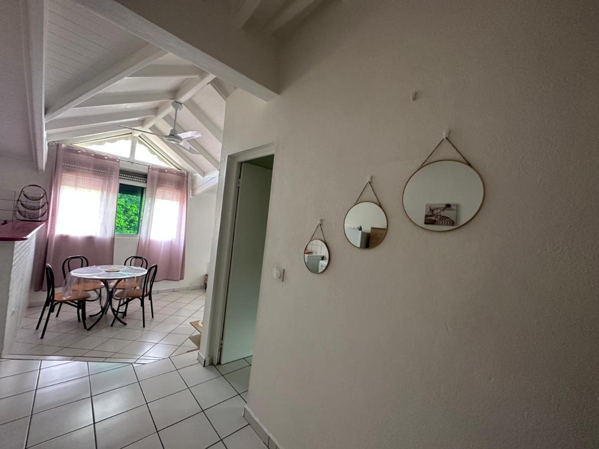 Appartements: plage&commerces à 200m Sainte-Anne  Esterno foto
